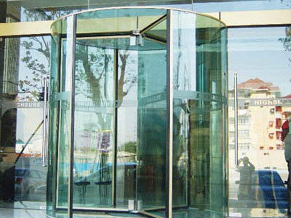 水晶旋（xuán）轉門