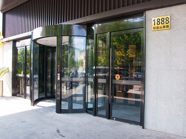 客（kè）聽-上（shàng）海祥（xiáng）唯旋轉門合作項目